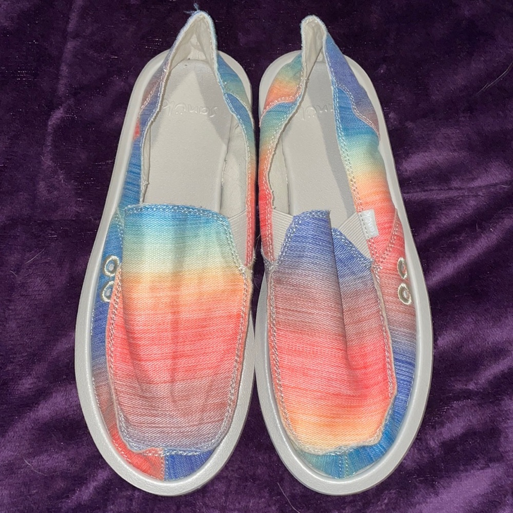 Rainbow Sanuks. Size 9.
